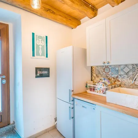 Io-io's Place - Old Town - Wifi - Ac Apartment